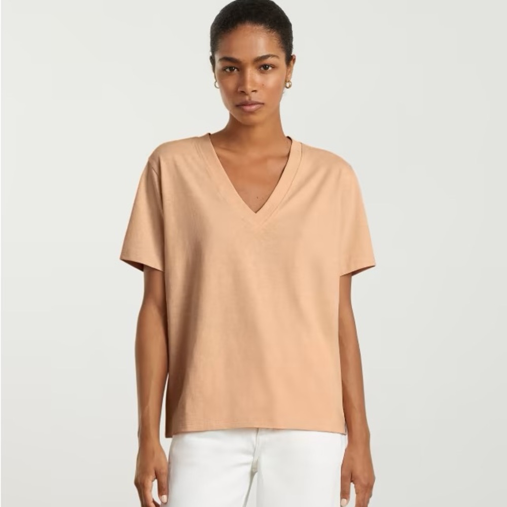 Everlane vintage v-neck hemp tee